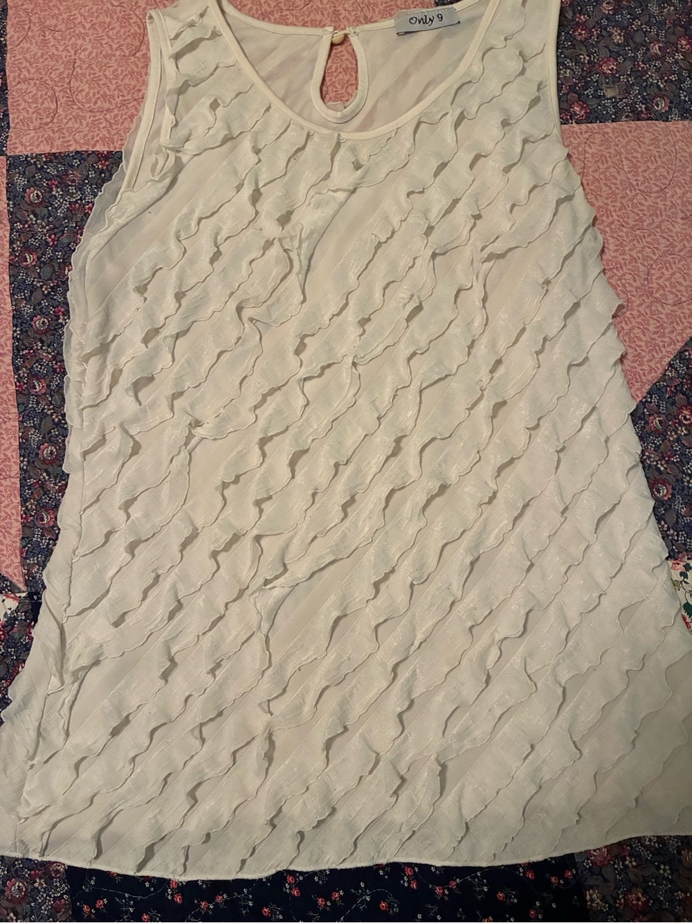 Source Unknown Ivory Ruffle Sleeveless Blouse